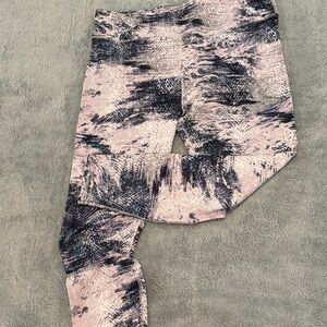 Fabletics Black and Cream Patterned Leggings